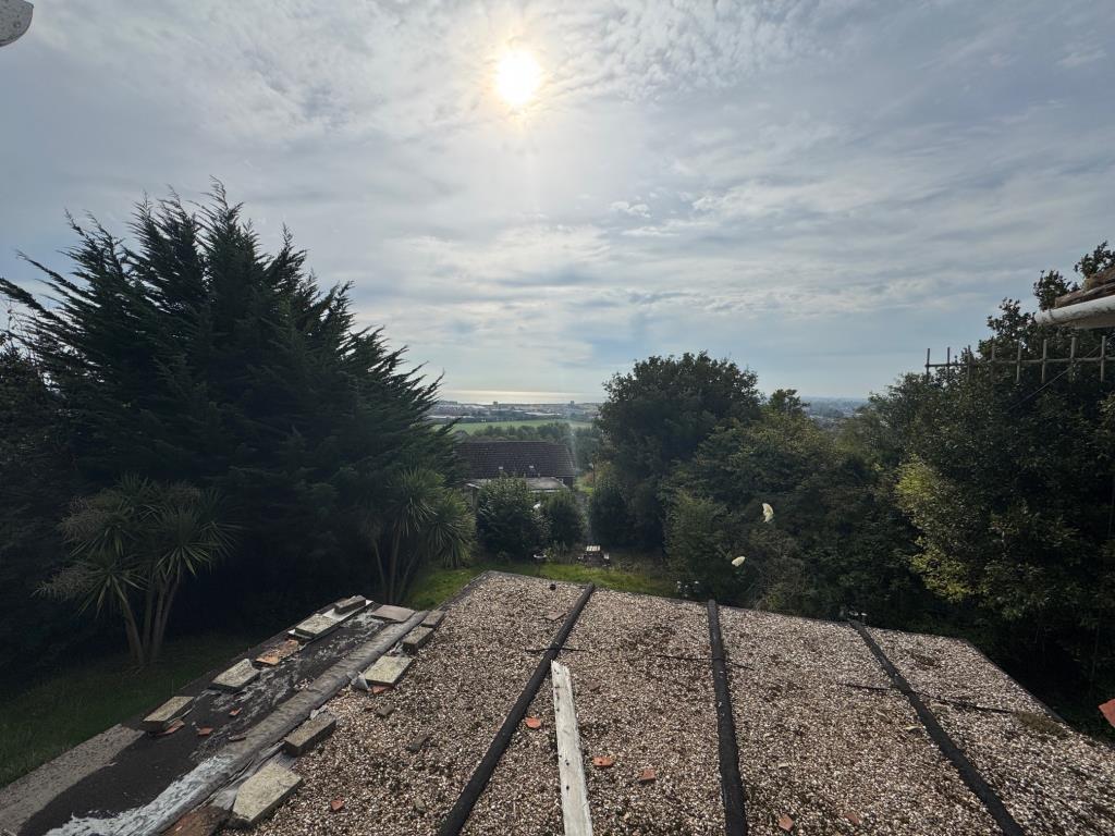 Lot: 159 - FIRST FLOOR FLAT FOR IMPROVEMENT WITH SEA VIEWS - View from Living room